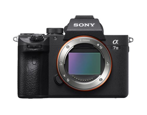 Sony A7 III – Hybride Plein Format avec Performances Élevées en Photo et Vidéo